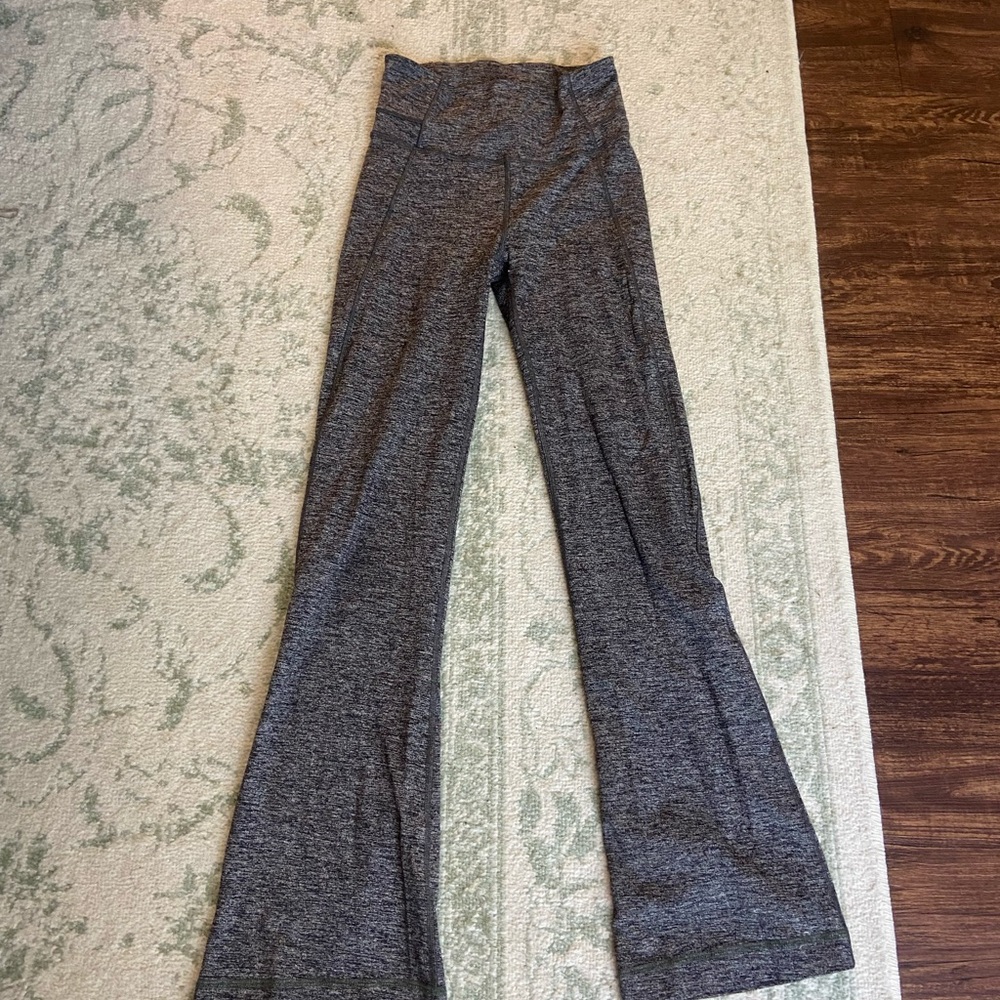 Lululemon HR Groove Pant Heathered Black size 4